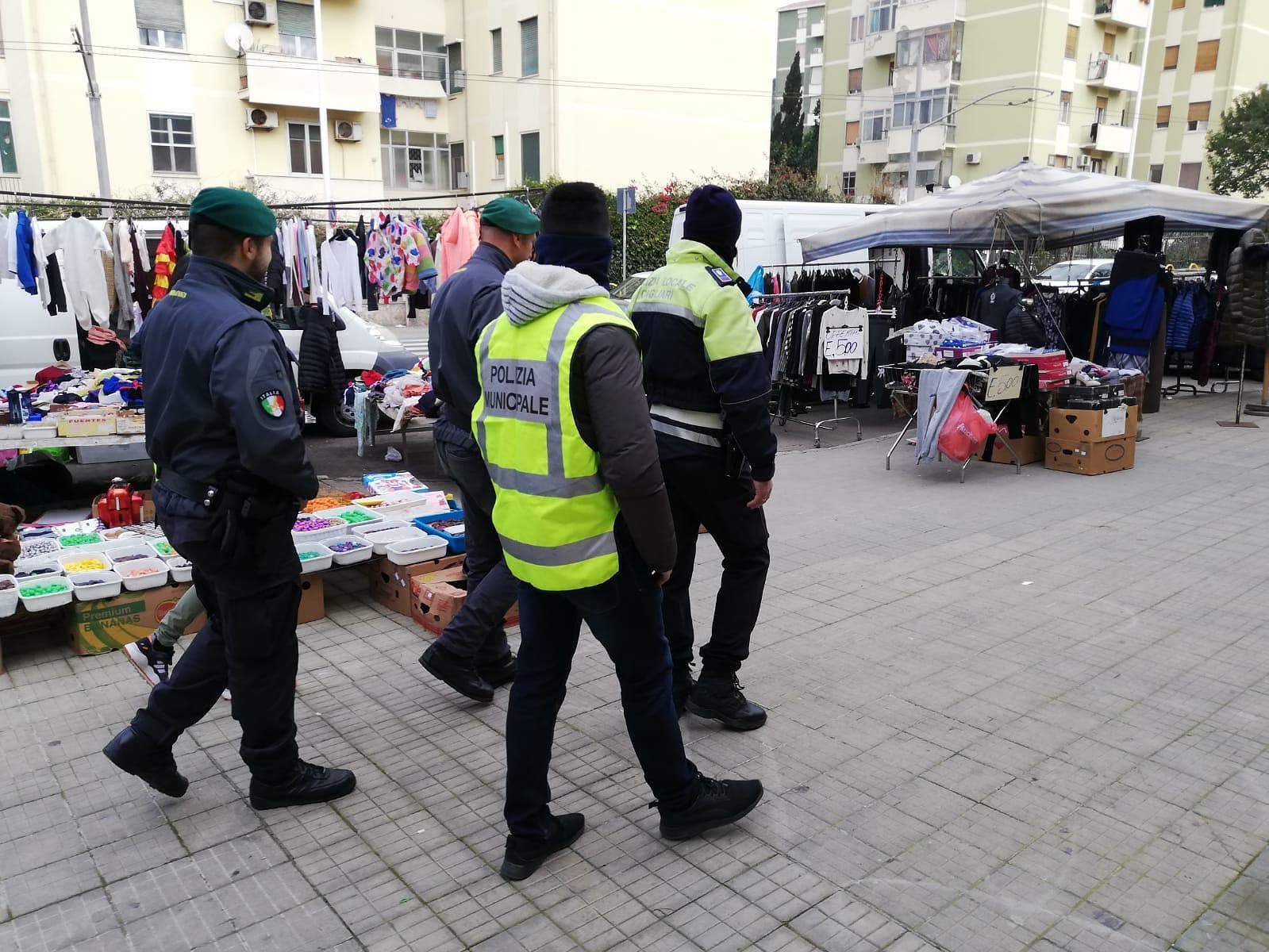Coronavirus, sos della municipale: “A Cagliari riecco ambulanti abusivi, ladri e spacciatori”