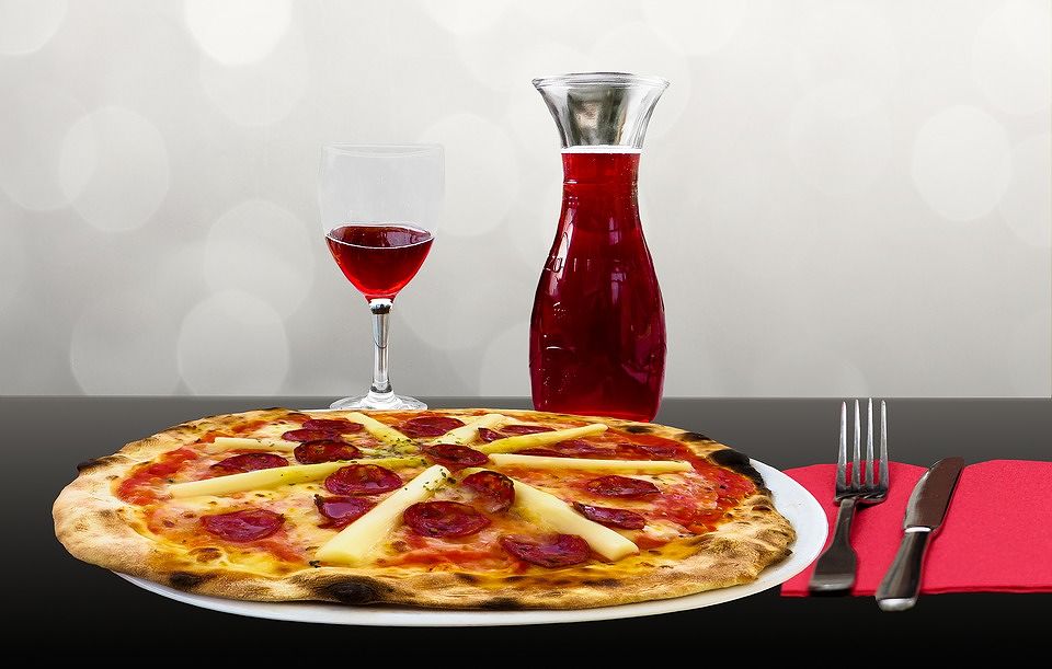 Pizzerie, bar e ristoranti, anche in Sardegna in centinaia rischiano di non riaprire: “Chiusi, però paghiamo ancora le tasse”