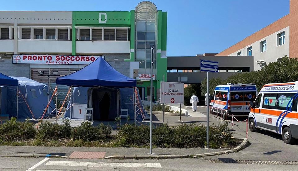 Coronavirus, la bella notizia: cento tamponi negativi al Policlinico di Monserrato