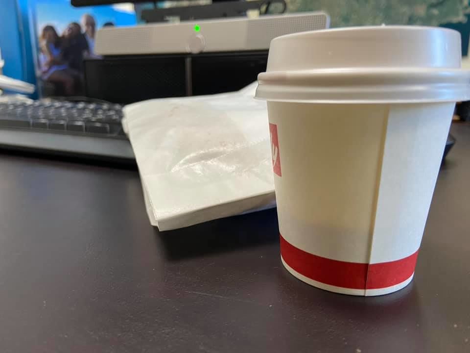 Caffè e pizzetta da asporto per il sindaco Truzzu: “Aiutiamo i bar di Cagliari”
