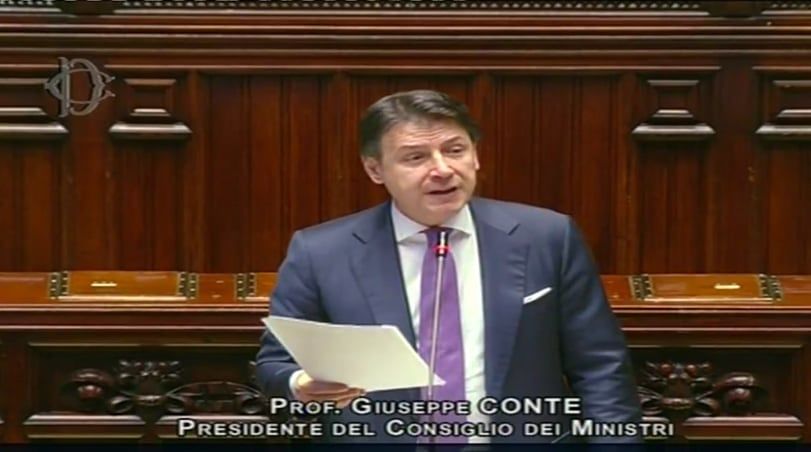 Conte: “Il peggio è alle spalle, ma niente party e movida. Le vacanze? Fatele in Italia”