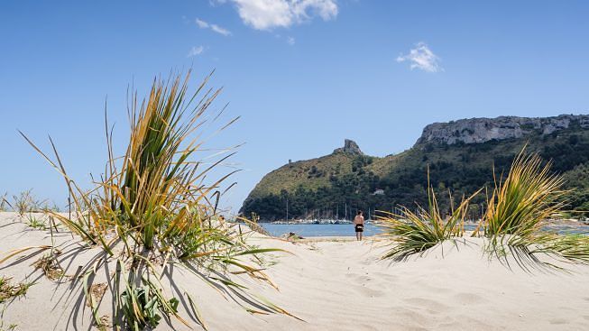 Cagliari, Poetto a numero chiuso e a pagamento: “Troppi pericoli nella spiaggia libera”