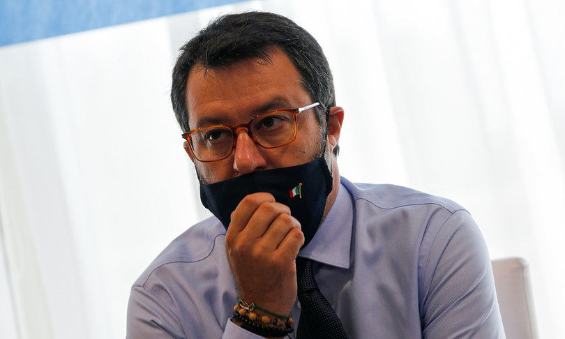 Governo, Salvini: “Conte è finito, andiamo a votare in autunno”
