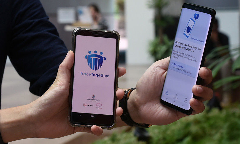 Singapore, l’app non ha successo: il governo vuole un device indossabile per il contact tracing