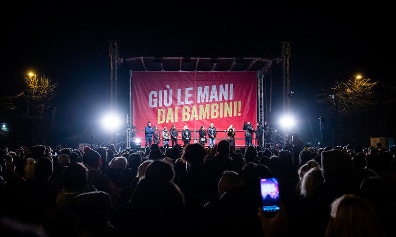 Caso Bibbiano, chiesti 24 rinvii a giudizio: tra loro anche il sindaco