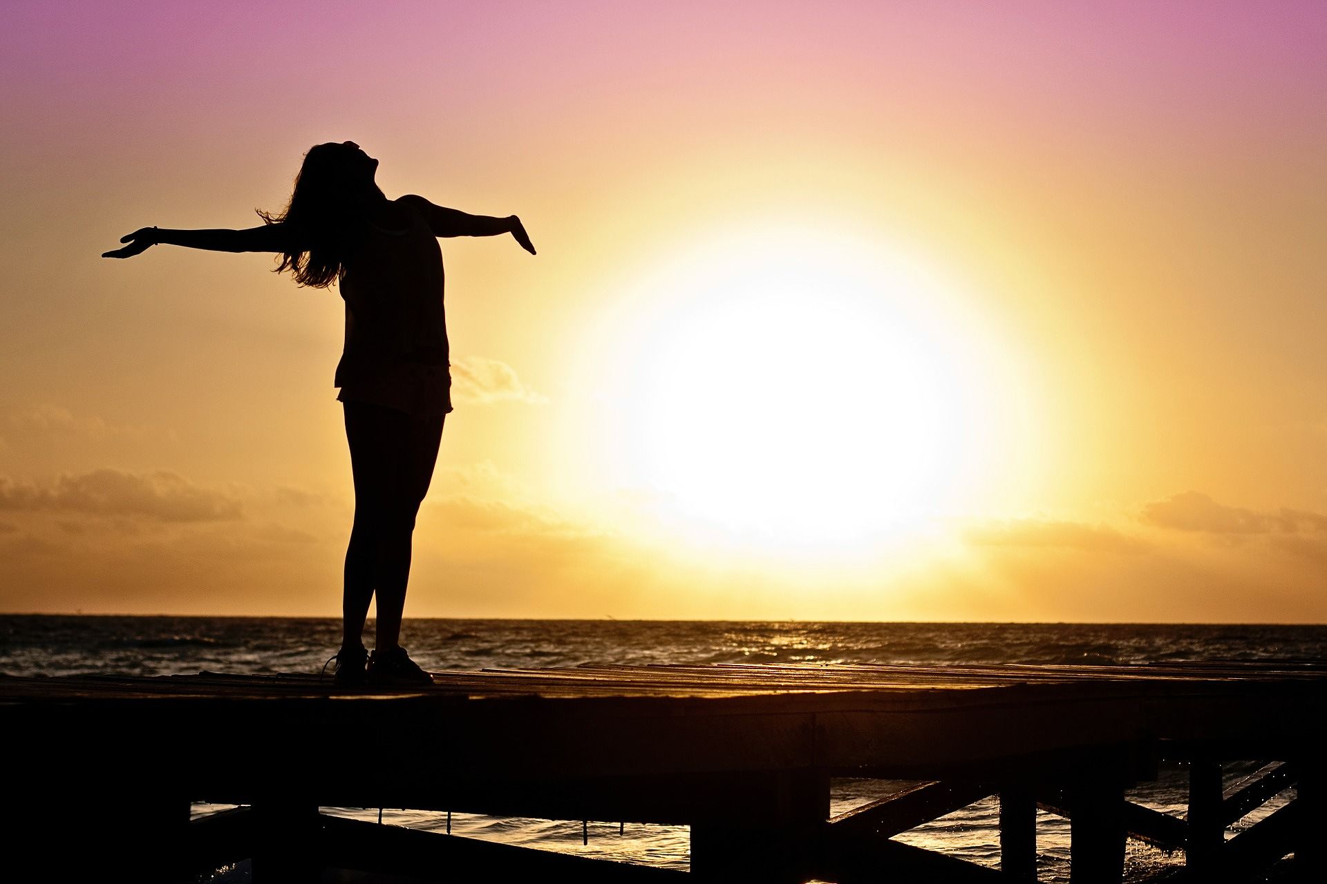 Mare, sole e pelle: come preparsi per l’abbronzatura perfetta e sicura