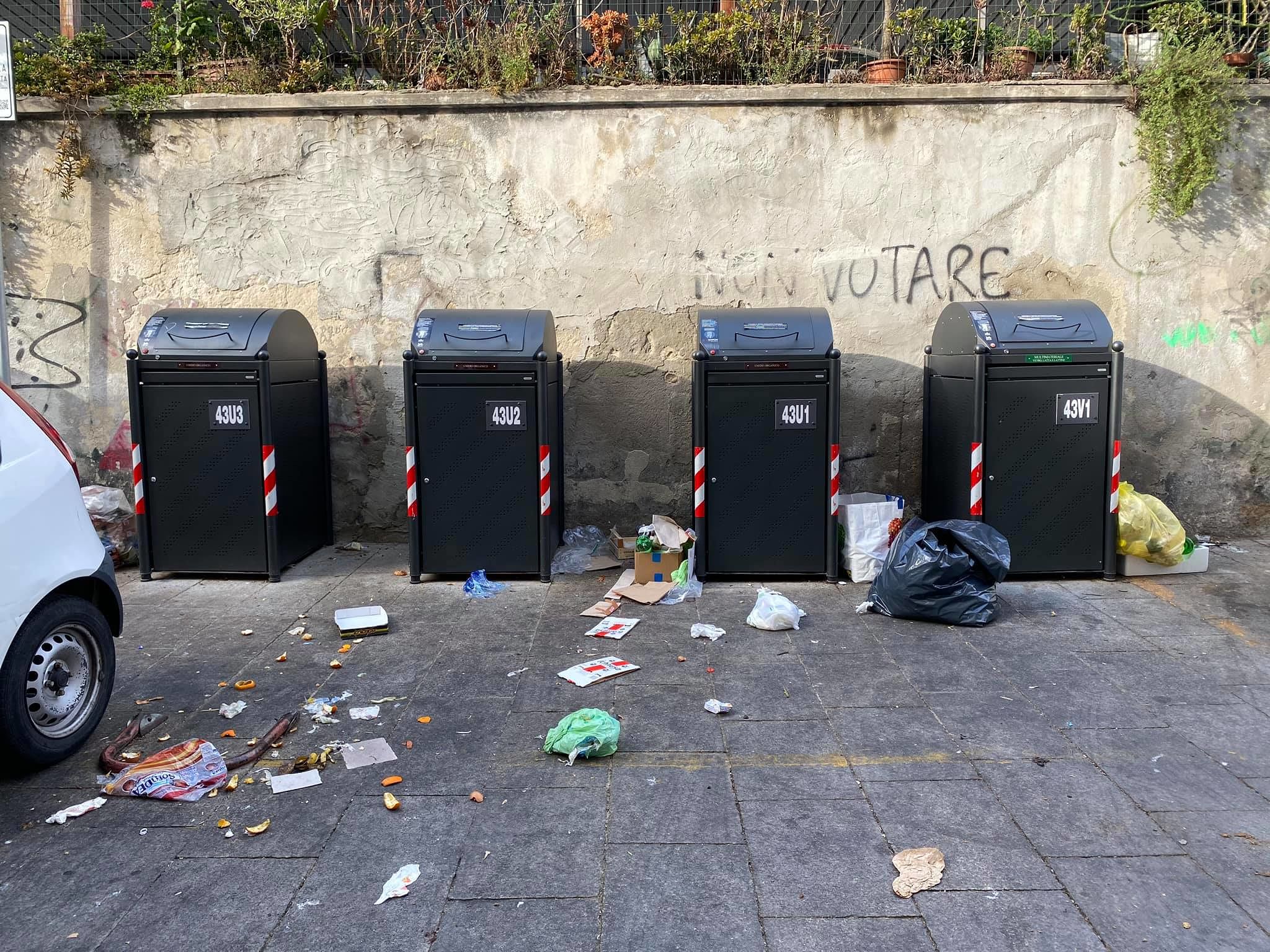 Cagliari, locali in rivolta alla Marina: “In via Sicilia una discarica a cielo aperto”