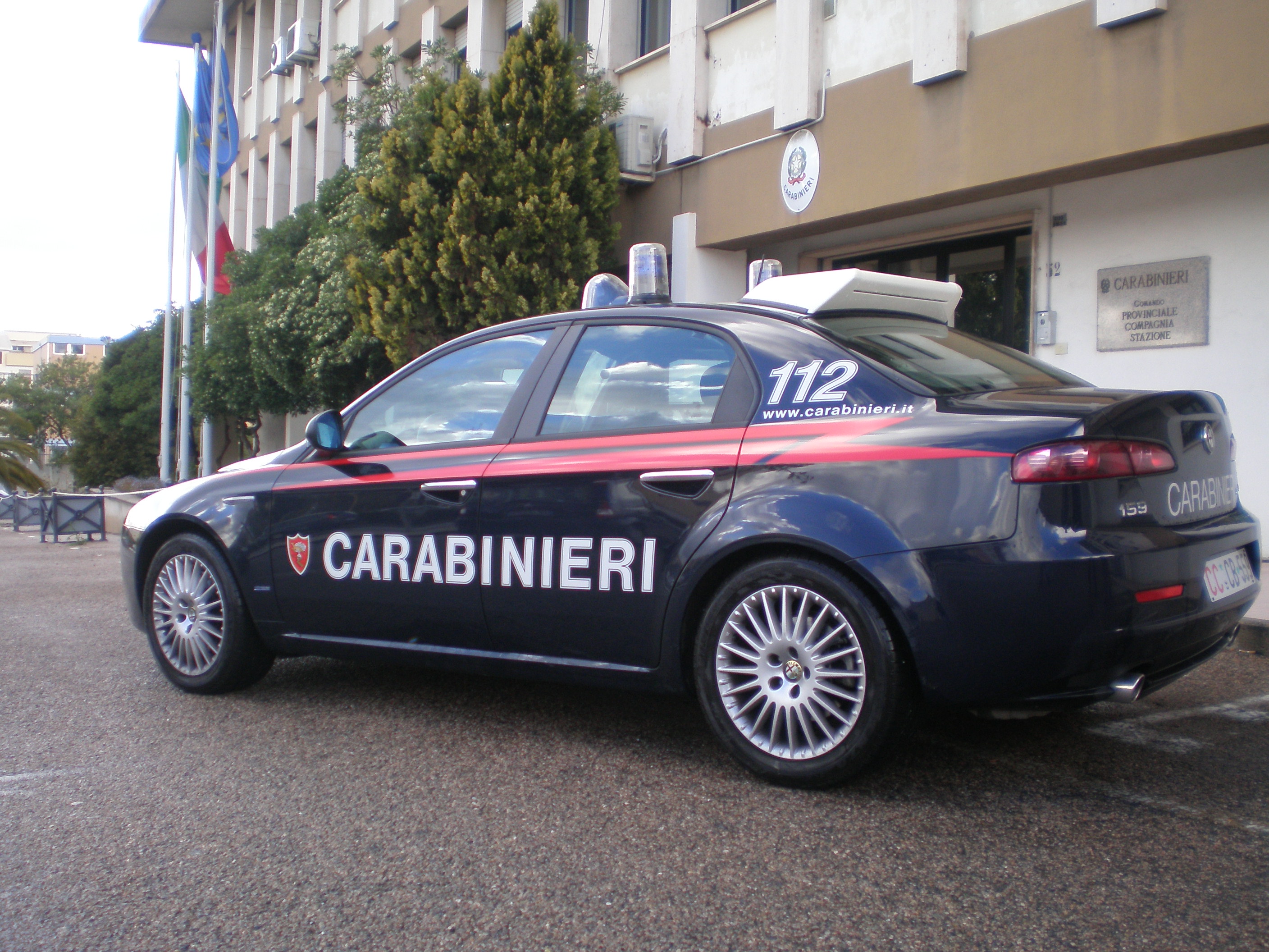 Prima l’alcol, poi la violenza di gruppo su una disabile: due indagati a Sassari