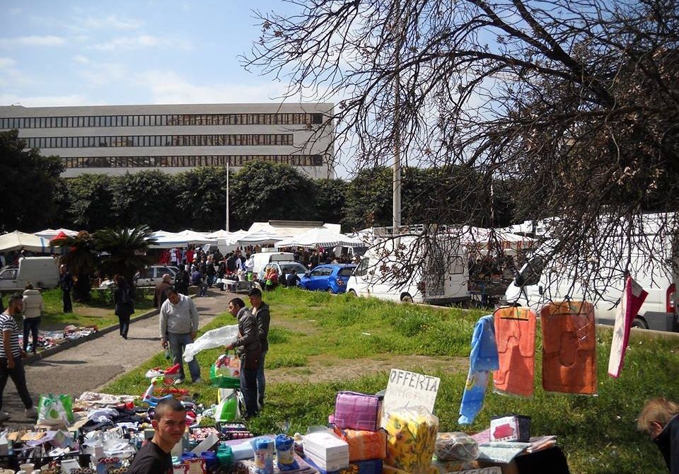 Cagliari, ecco la soluzione: il mercatino domenicale sarà trasferito in via Simeto
