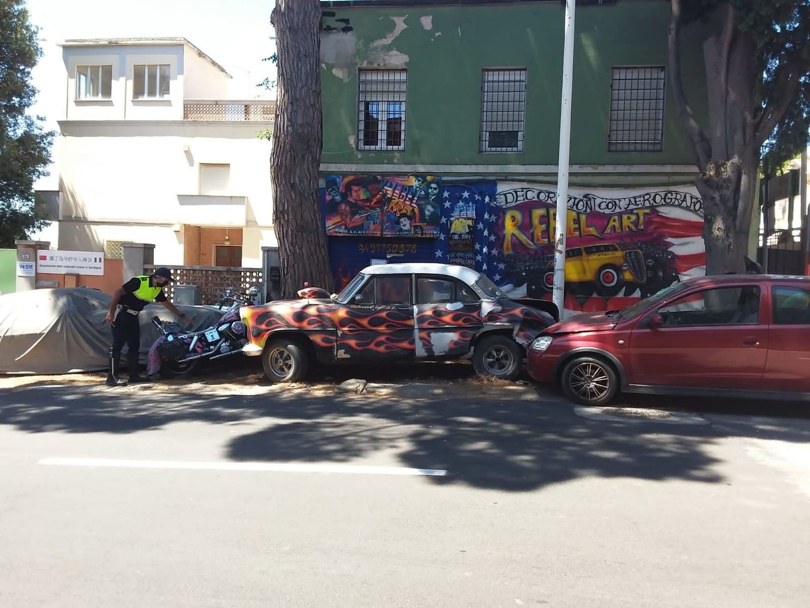 Incidente in viale Elmas a Cagliari, 3 auto colpite da un 66enne al volante: ferito un pedone