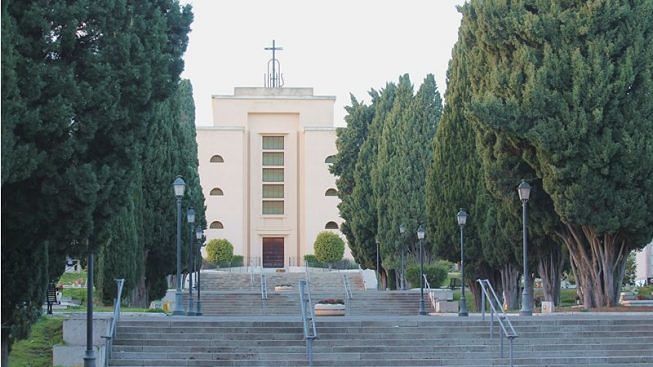 Cagliari, funerali “ristretti” sino a metà ottobre: “Non più di 15 parenti al cimitero”