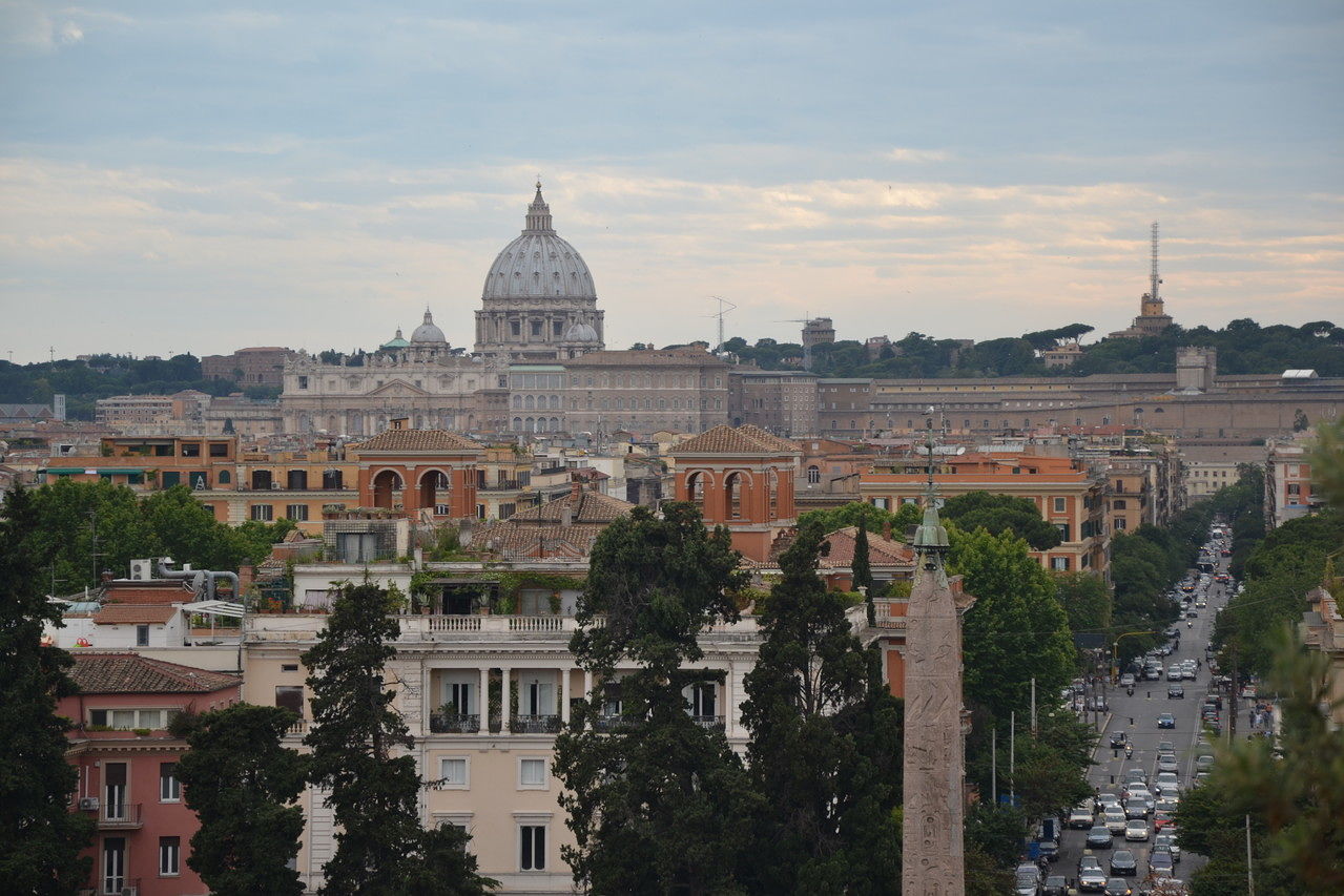 Il dramma a Roma: ragazzo 21enne cade dalla terrazza del Pincio e muore