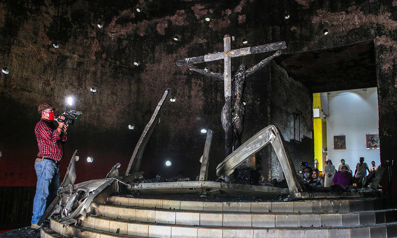 Nicaragua, bottiglia molotov causa un incendio nella cattedrale di Managua