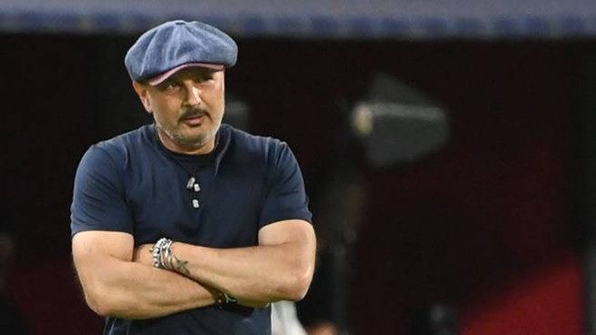 Mihajlovic positivo al Covid, il Corriere della Sera: “Anche lui colpito dalla maledizione della Sardegna”