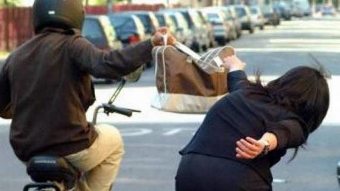 Cagliari, paura in viale Regina Margherita: scippata una donna
