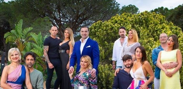 In fiamme il resort di Temptation Island a Pula: l’incendio è doloso
