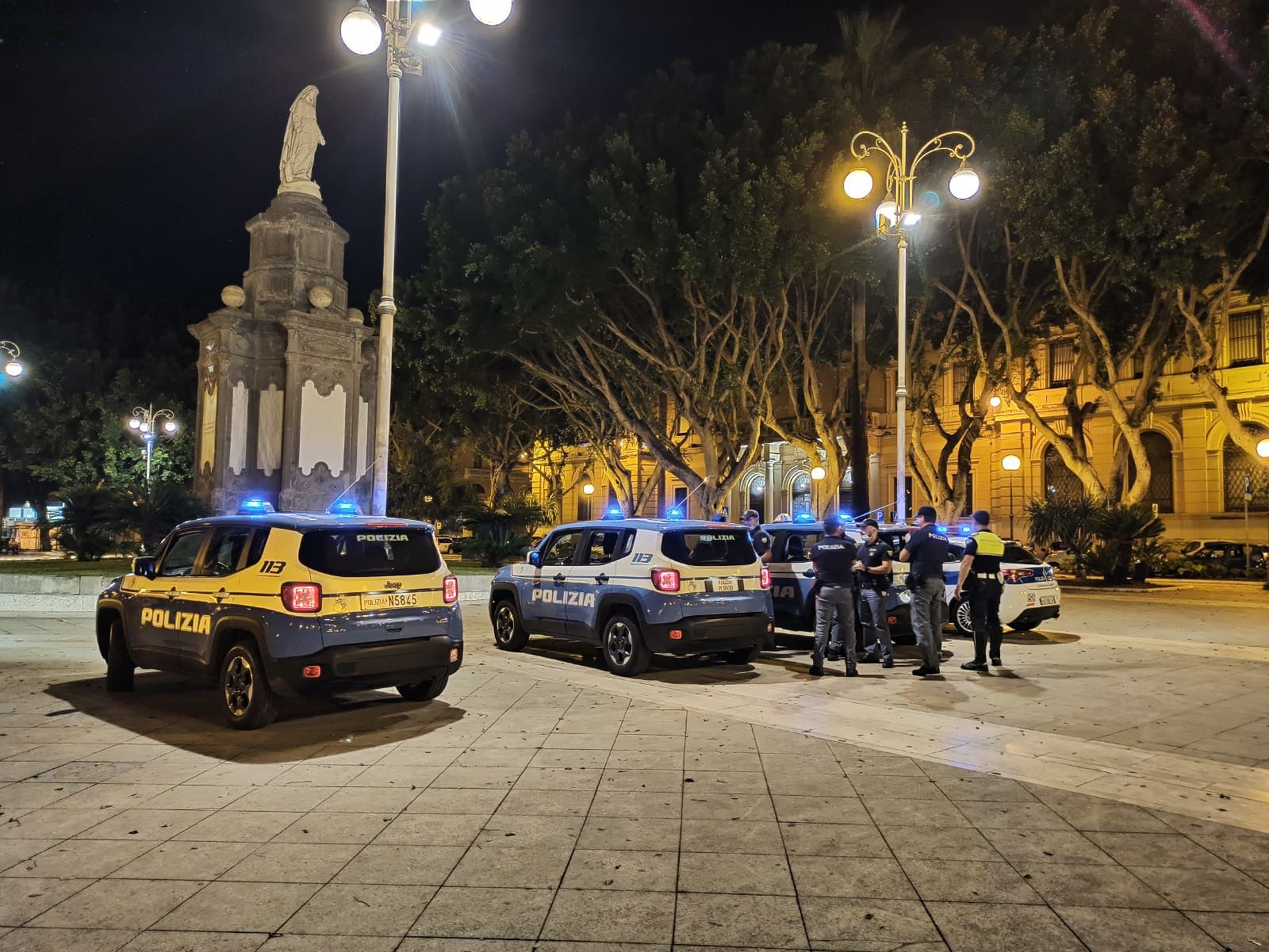 Cagliari, disturbo alla quiete pubblica: chiuso un market irregolare, sanzionati altri 5