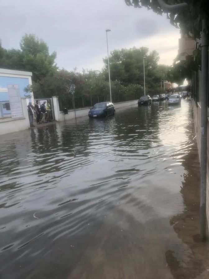 “Ecco via Nenni a Quartu, 40 centimetri d’acqua: vivo qui da anni e non hanno ancora risolto nulla”