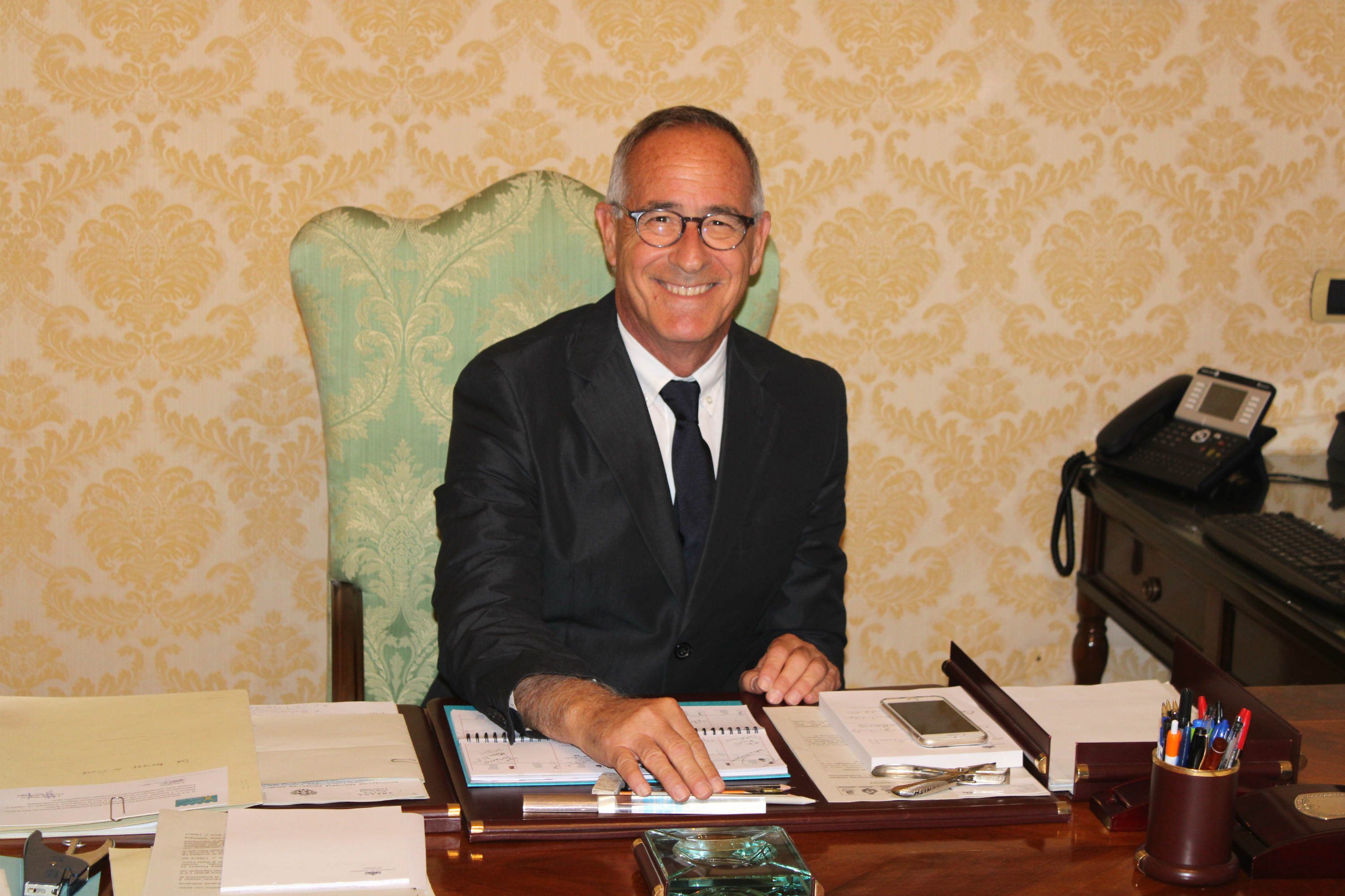 Sassari, gli auguri del sindaco Nanni Campus agli studenti