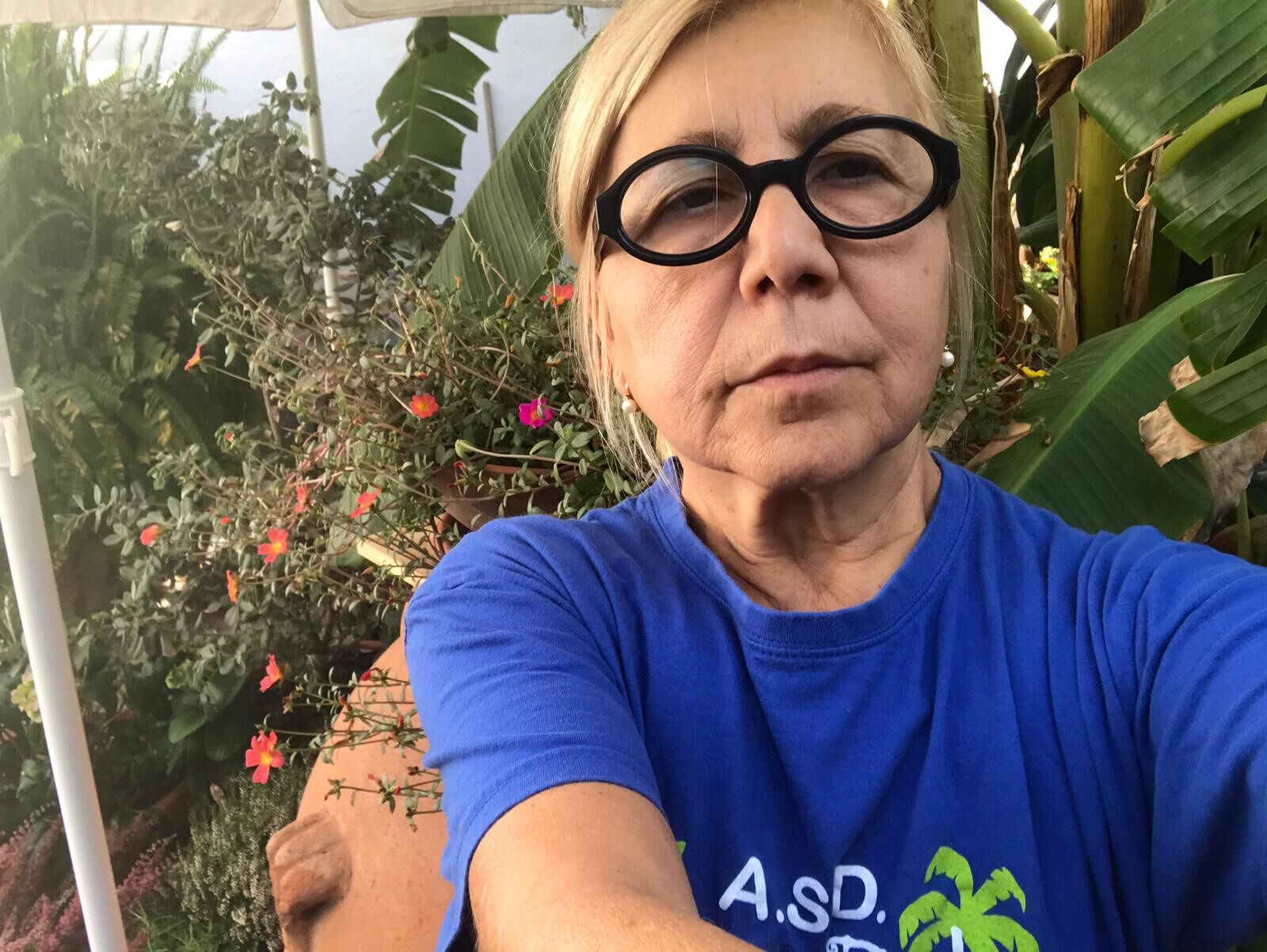 “Insegno nuoto a Cagliari da 43 anni, fermarmi di nuovo è anche un danno psicologico”