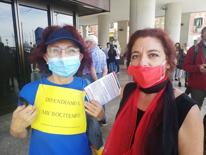 Cagliari, pazienti e genitori in trincea: “Giù le mani dal Microcitemico, chi ci curerà?