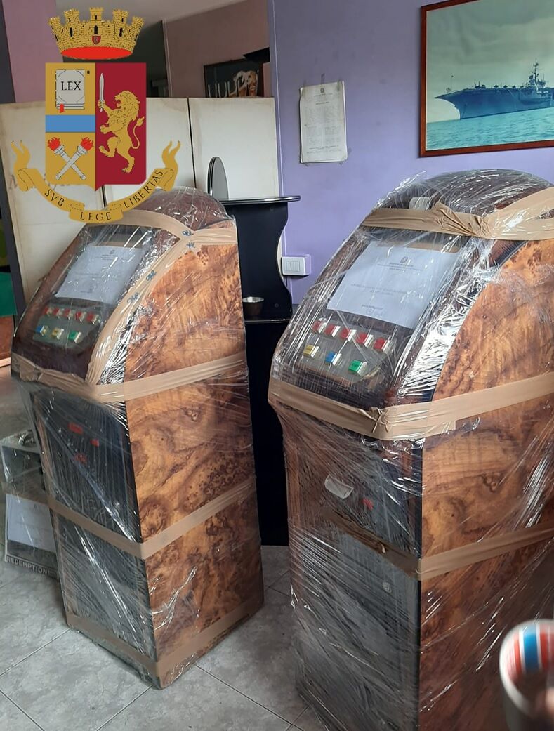 Lotta alla ludopatia a Capoterra, slot machine illegali in un locale: multa da 33 mila euro per il titolare