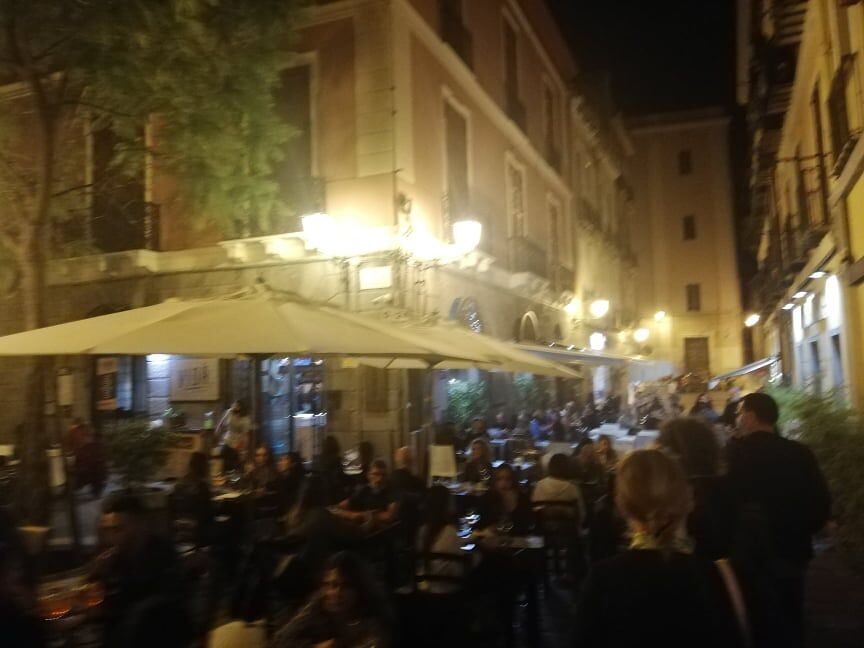 Coronavirus, coprifuoco sulla movida: feste vietate ovunque e discoteche chiuse
