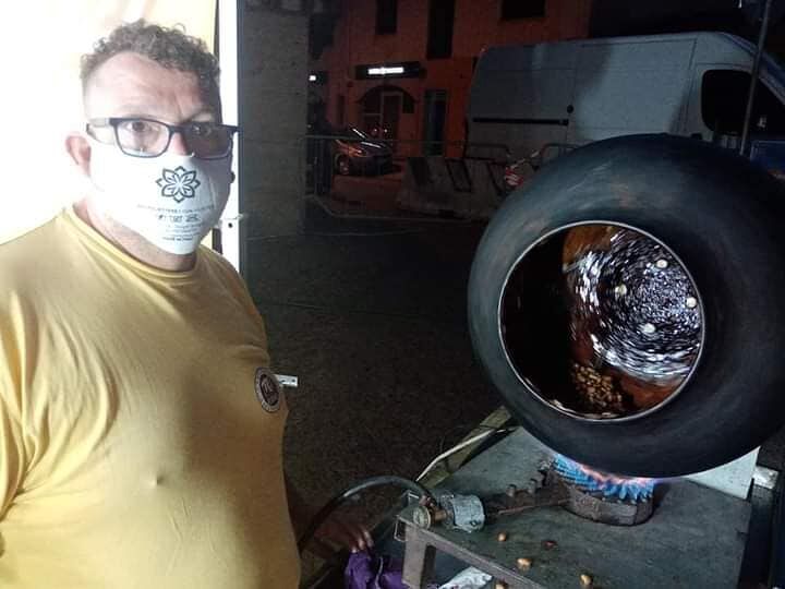 Cagliari, i nuovi mestieri dell’era Covid: arriva il torronaio a domicilio