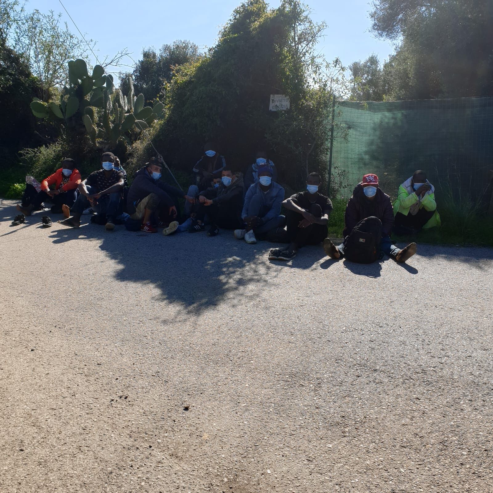 Sbarcano altri 12 migranti a Sant’Antioco: non solo algerini, un mix dall’Africa