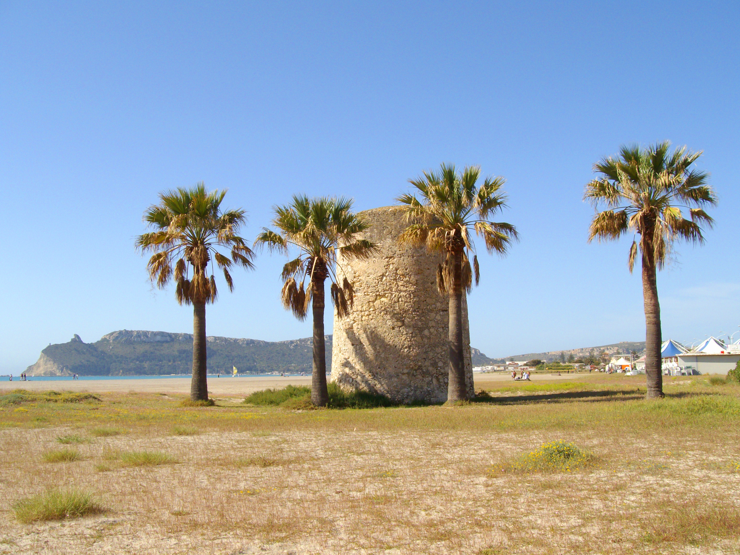 Cagliari, restaurata la Torre Spagnola sulla spiaggia del Poetto