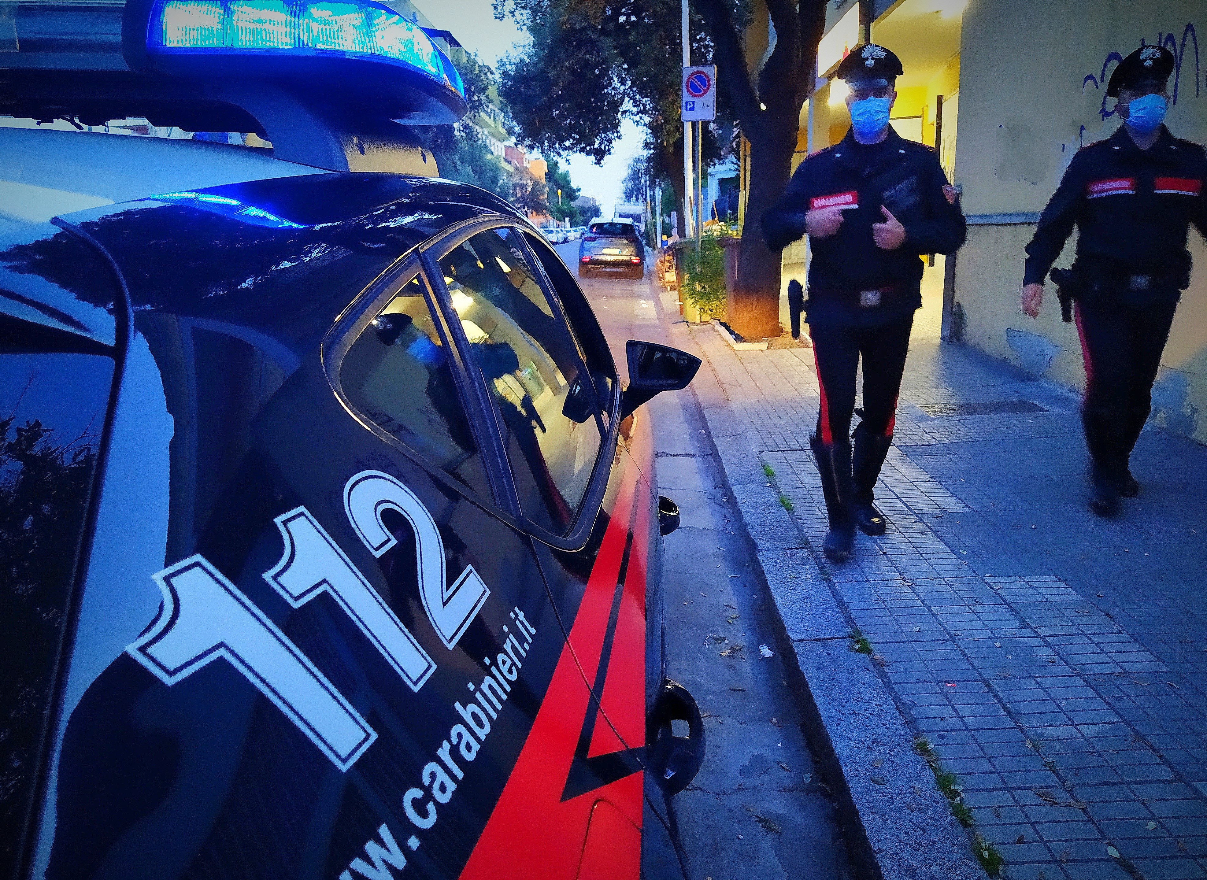 Cagliari, due spacciatori arrestati dai carabinieri in via Piero della Francesca