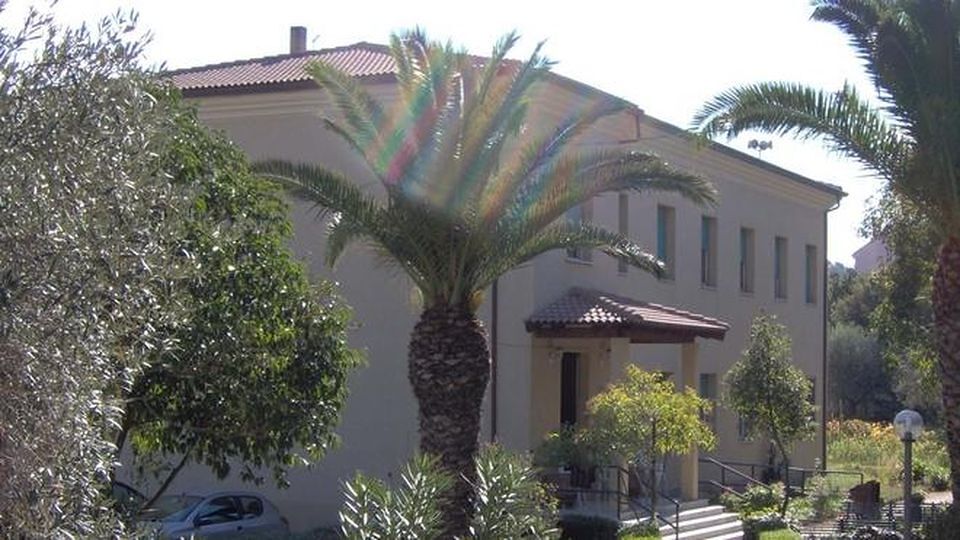 Il virus entra nella casa di riposo di Laconi: positivi 18 ospiti e 4 operatori