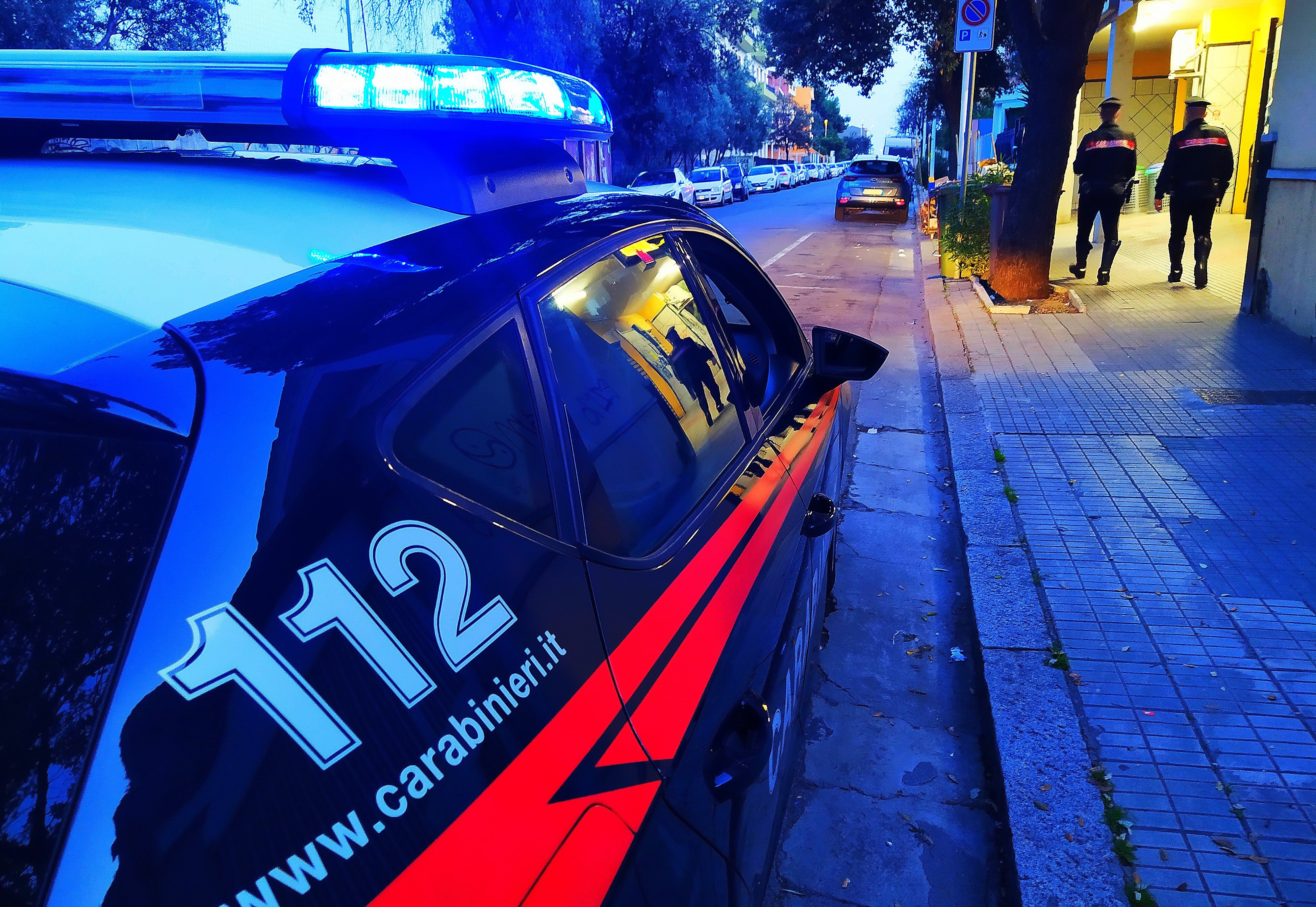 Cagliari, alla guida senza patente e oltre l’orario consentito: denunciato