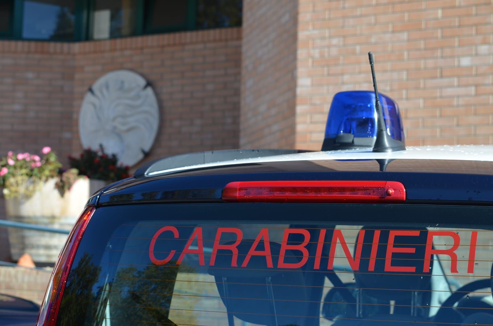 Cagliari, coltello proibito e spaccio di coca: studente pusher nei guai