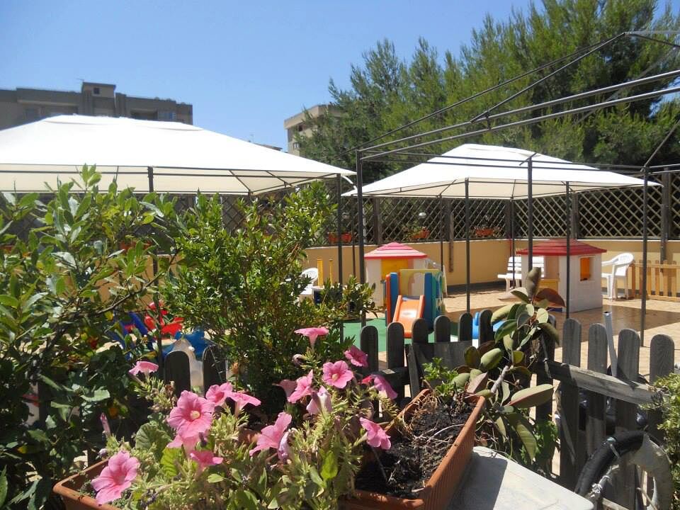 Sospesa l’attività della scuola dell’infanzia Qui, Quo, Qua: casi di Covid a Cagliari, Truzzu ordina la sanificazione