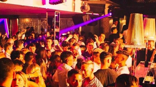 Covid, discoteche aperte a Ferragosto: blitz della Procura in viale Trento, sequestrati i documenti