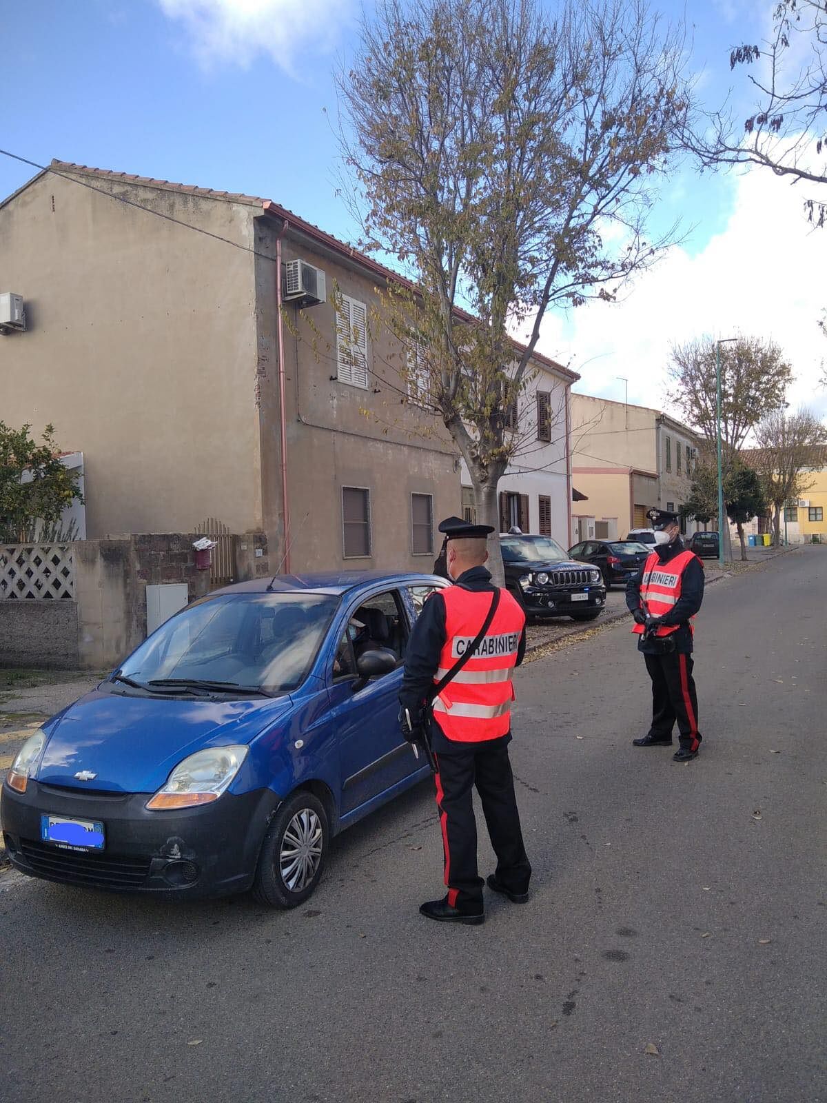 Fermati a bordo di un’auto rubata, nei guai un 35enne e un 51enne di Carbonia