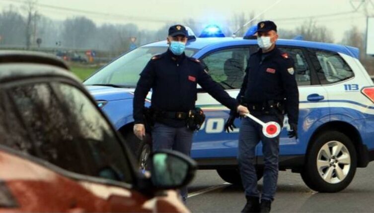 Zona rossa, Capodanno blindato in tutta Italia: controlli serrati su spostamenti e feste “clandestine”