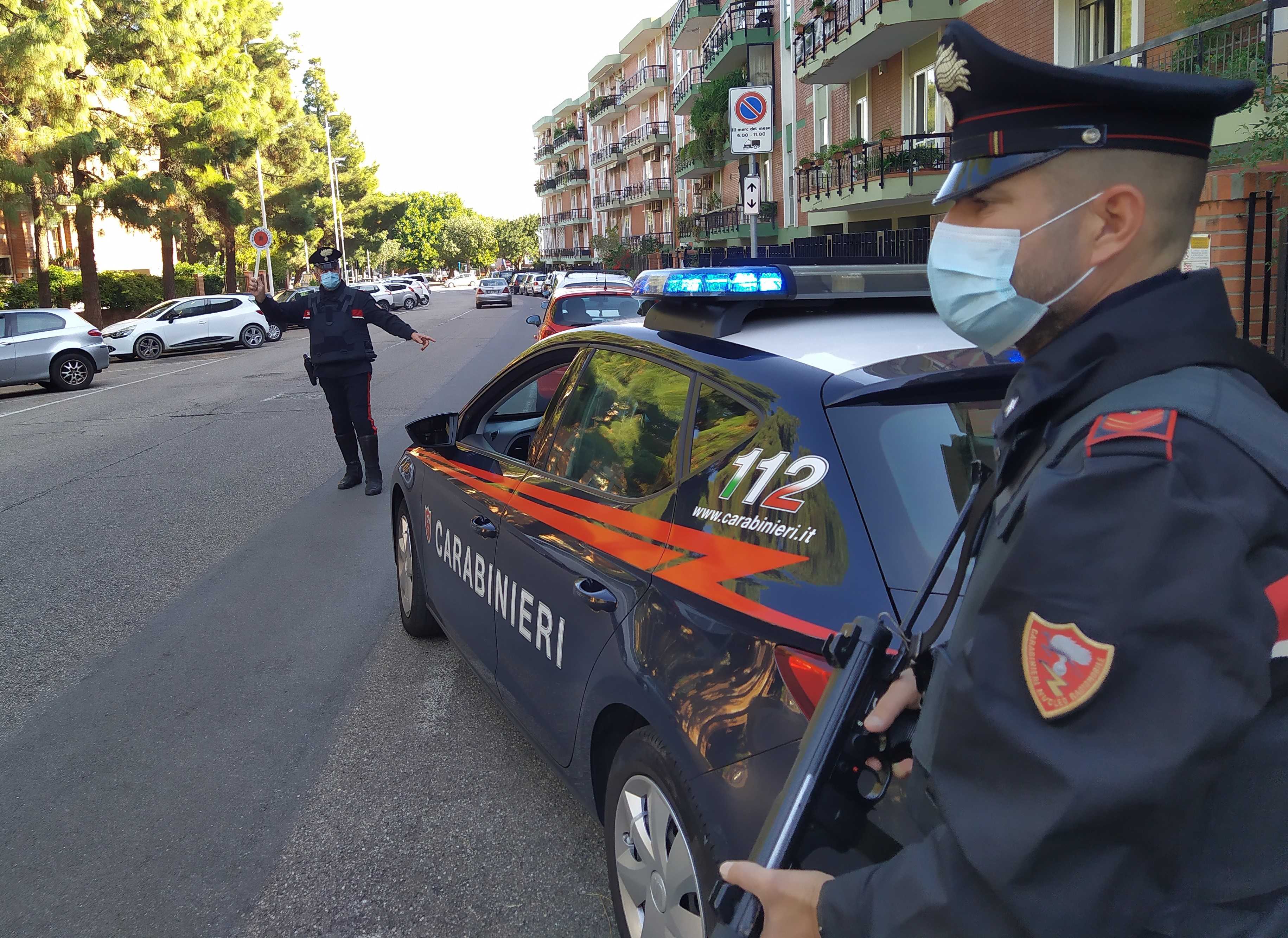 Cagliari, in giro di notte in viale Marconi con un tirapugni: scatta la denuncia per un commerciante