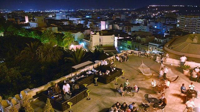 Cagliari, addio movida al Bastione: un infopoint al posto del Caffè degli Spiriti