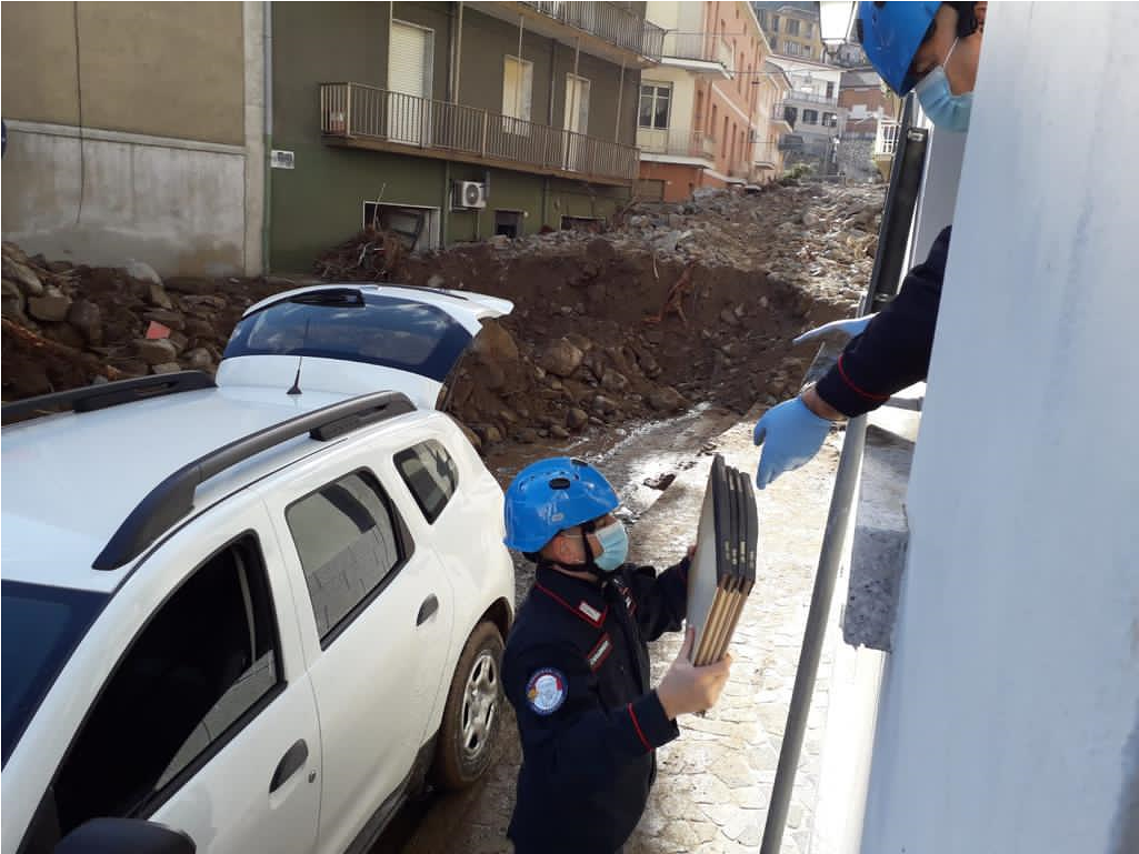 Alluvione a Bitti, messi in salvo gli antichi registri dello stato civile del Comune
