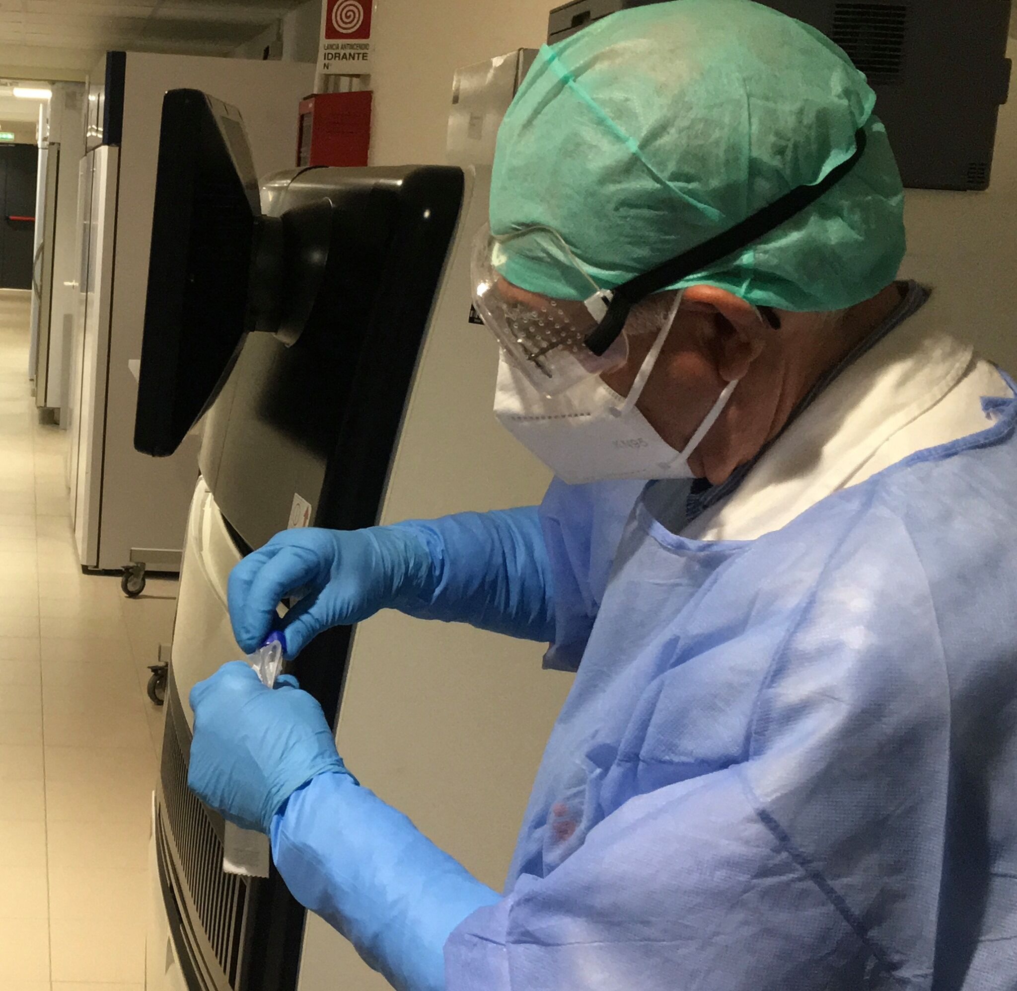 Virus in Sardegna, non c’è tregua: oggi nuovo aumento dei contagi e altri nove morti
