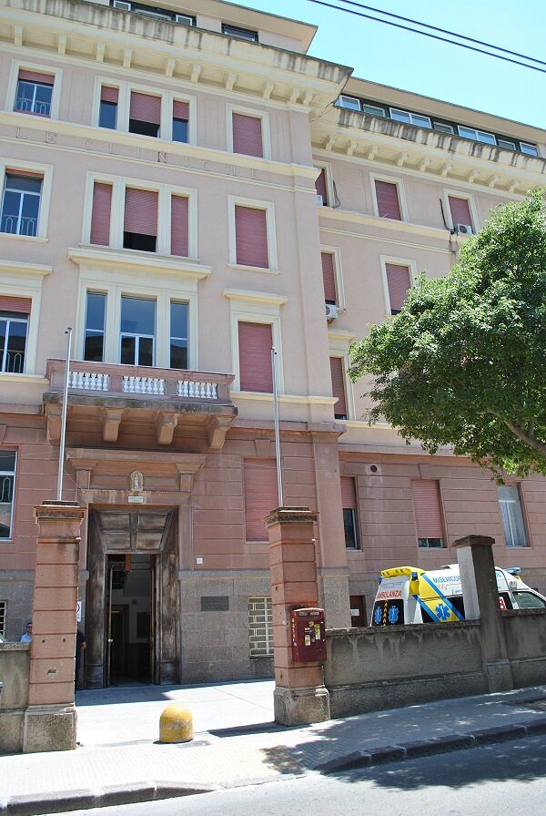 Focolaio Covid in una clinica medica in Sardegna: positivi 15 pazienti e 5 operatori sanitari