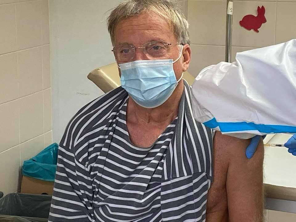 Marracini dopo il vaccino a Radio Casteddu:”Facciamolo tutti, il 5 per cento di medici e infermieri sardi rifiutano”