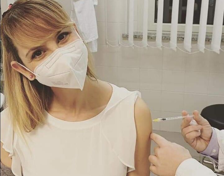 Claudia, dottoressa di Quartu: “La foto mentre mi vaccino? Scelta etica, la salute conta” 