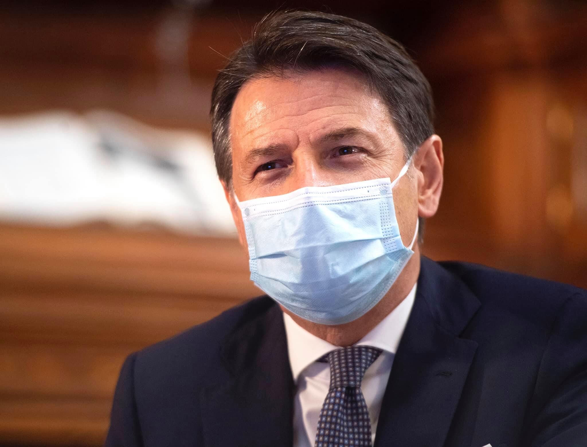 Dpcm, Conte conferma la stretta sulla movida: stop asporto per bar ed enoteche dalle 18