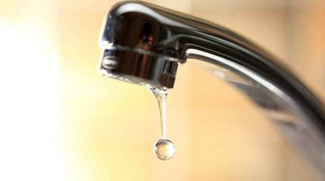 Assemini, condotta danneggiata dai lavori per la fibra ottica: stop all’erogazione dell’acqua