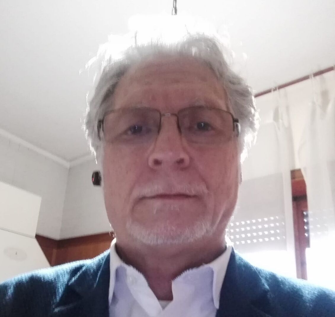 Enzo Ruiu, critico d’arte di Napoli, a Radio Casteddu: “Con la pittura ho sconfitto il Covid”