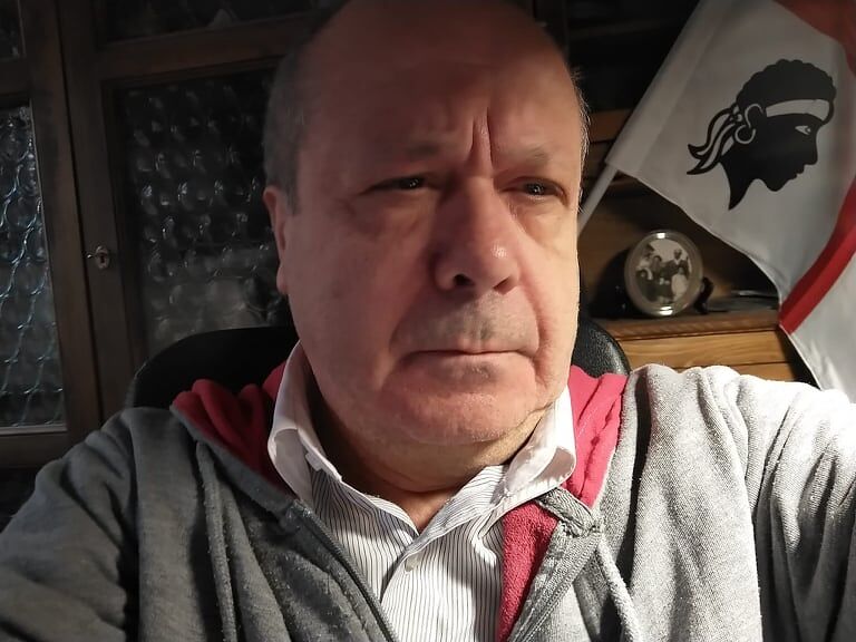 Gli emigrati sardi a Solinas: “Ok ai test di negatività ma trova il modo per farceli fare gratis”