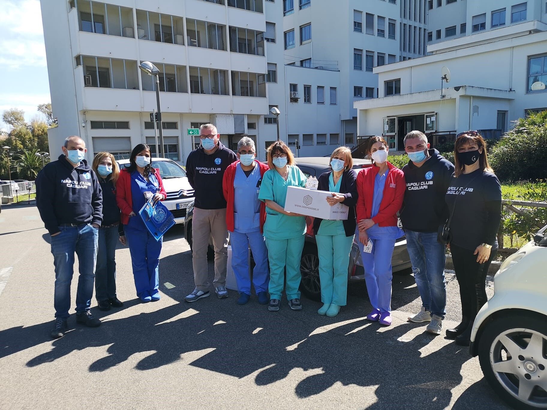 Il grande cuore del Napoli Club Cagliari: 100 cassette di ovetti di cioccolato consegnate ai bambini dell’ospedale Microcitemico di Cagliari